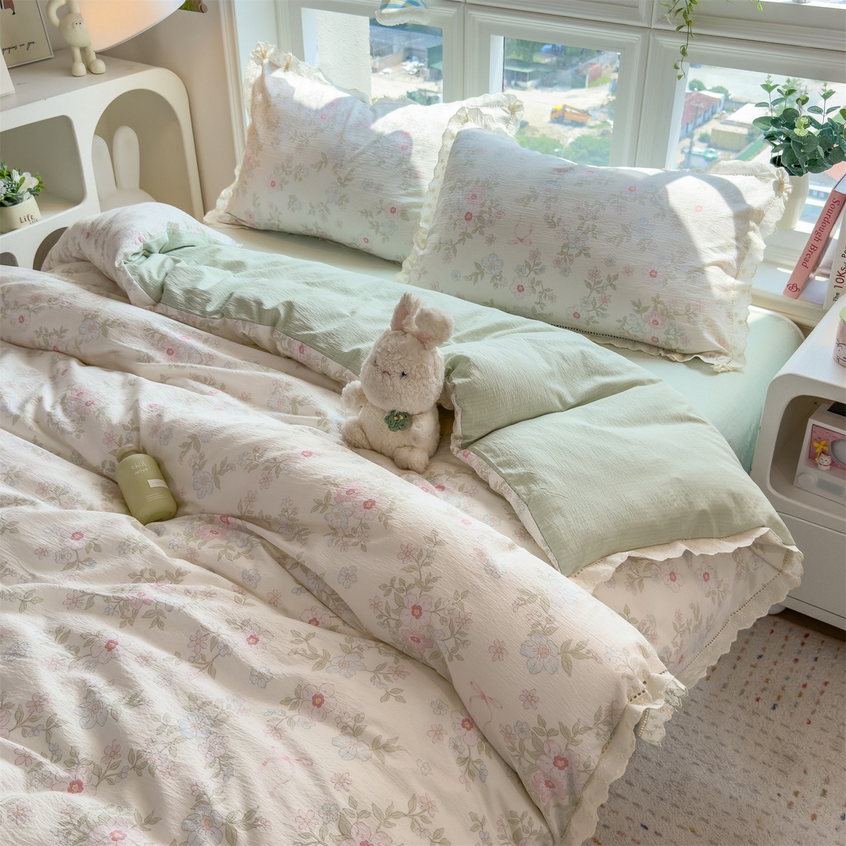 91家纺网 家纺一手货源 找家纺 雯豆家纺2025新品皱皱双层纱四件套镂空花边款三件套 浪漫花语