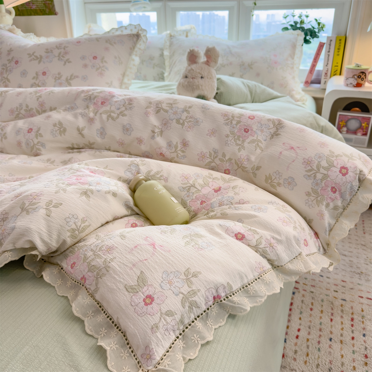 91家纺网 家纺一手货源 找家纺 雯豆家纺2025新品皱皱双层纱四件套镂空花边款三件套 浪漫花语
