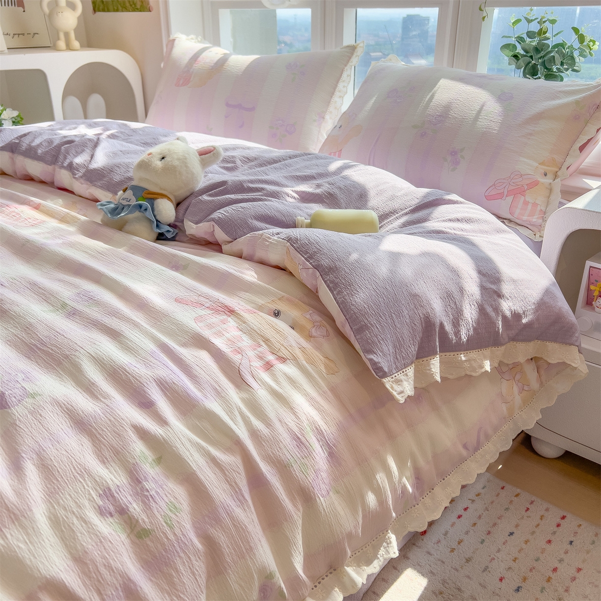 91家纺网 家纺一手货源 找家纺 雯豆家纺2025新品皱皱双层纱四件套镂空花边款三件套 毛球团团