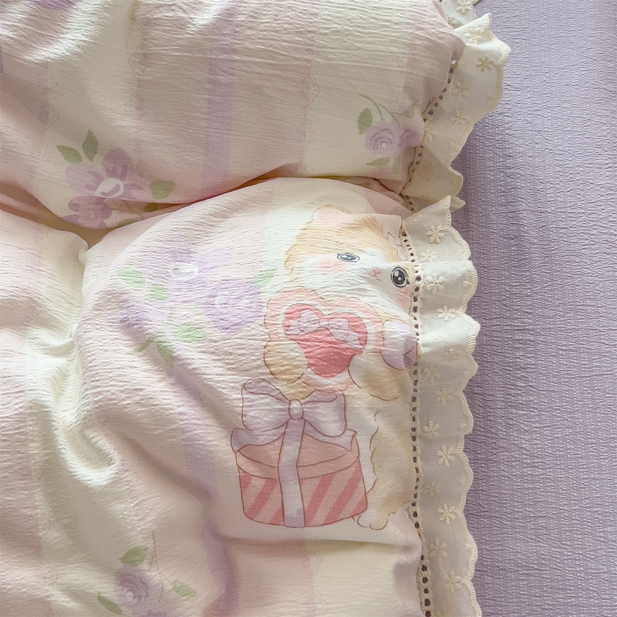 91家纺网 家纺一手货源 找家纺 雯豆家纺2025新品皱皱双层纱四件套镂空花边款三件套 毛球团团