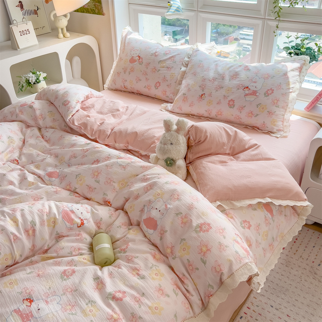 91家纺网 家纺一手货源 找家纺 雯豆家纺2025新品皱皱双层纱四件套镂空花边款三件套 蘑菇仙子