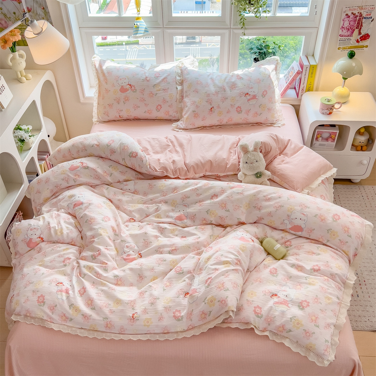 91家纺网 家纺一手货源 找家纺 雯豆家纺2025新品皱皱双层纱四件套镂空花边款三件套 蘑菇仙子