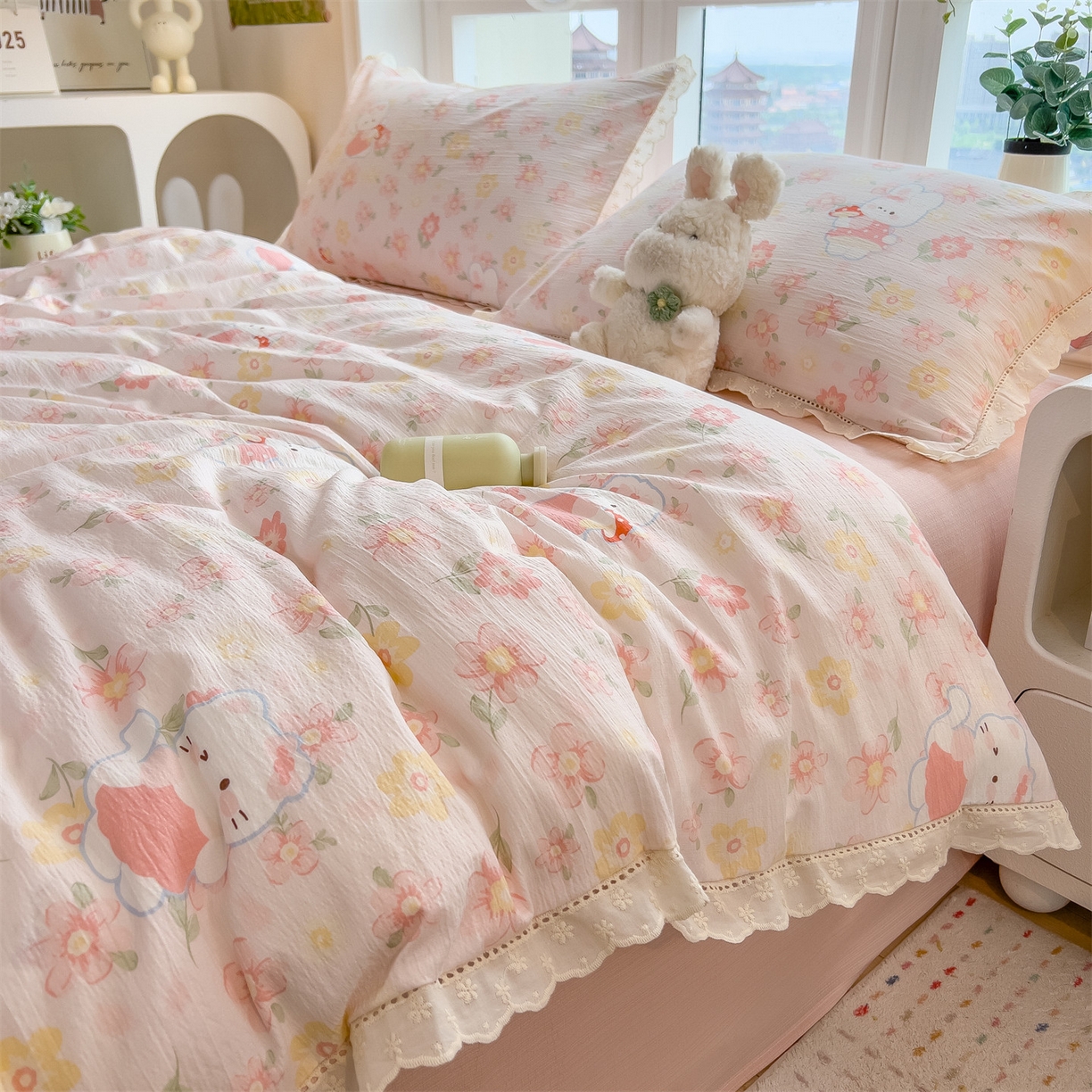 91家纺网 家纺一手货源 找家纺 雯豆家纺2025新品皱皱双层纱四件套镂空花边款三件套 蘑菇仙子