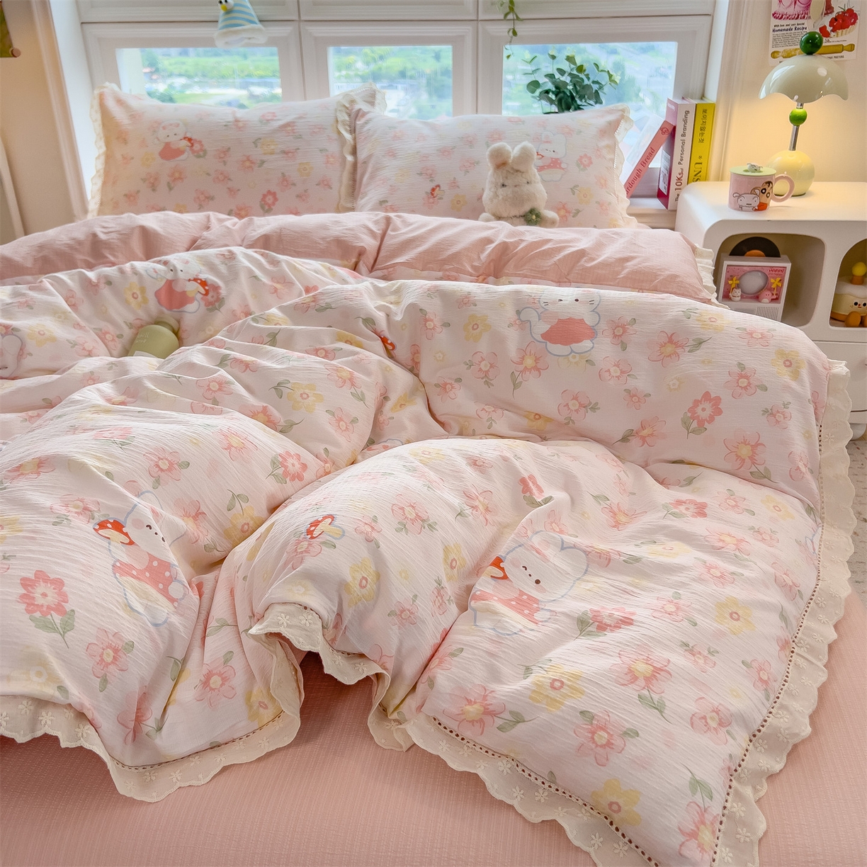 91家纺网 家纺一手货源 找家纺 雯豆家纺2025新品皱皱双层纱四件套镂空花边款三件套 蘑菇仙子