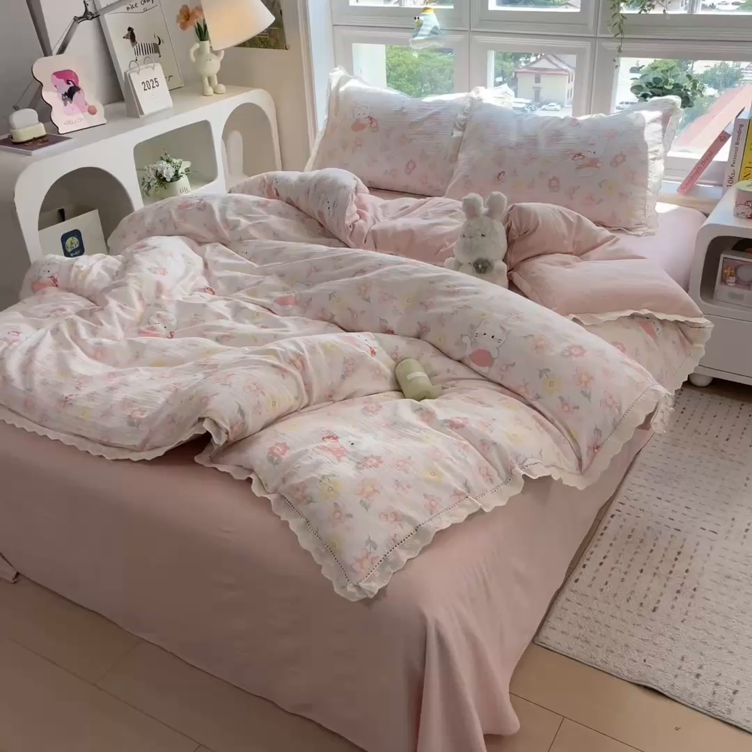 91家纺网 家纺一手货源 找家纺 雯豆家纺2025新品皱皱双层纱四件套镂空花边款三件套 蘑菇仙子