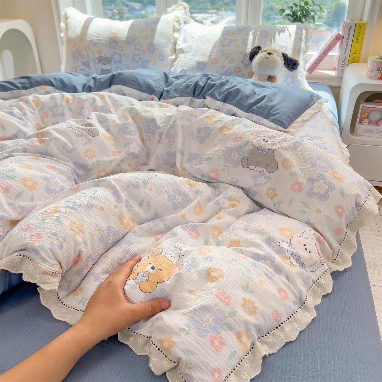 91家纺网 家纺一手货源 找家纺 雯豆家纺2025新品皱皱双层纱四件套镂空花边款三件套 奶萌小狗