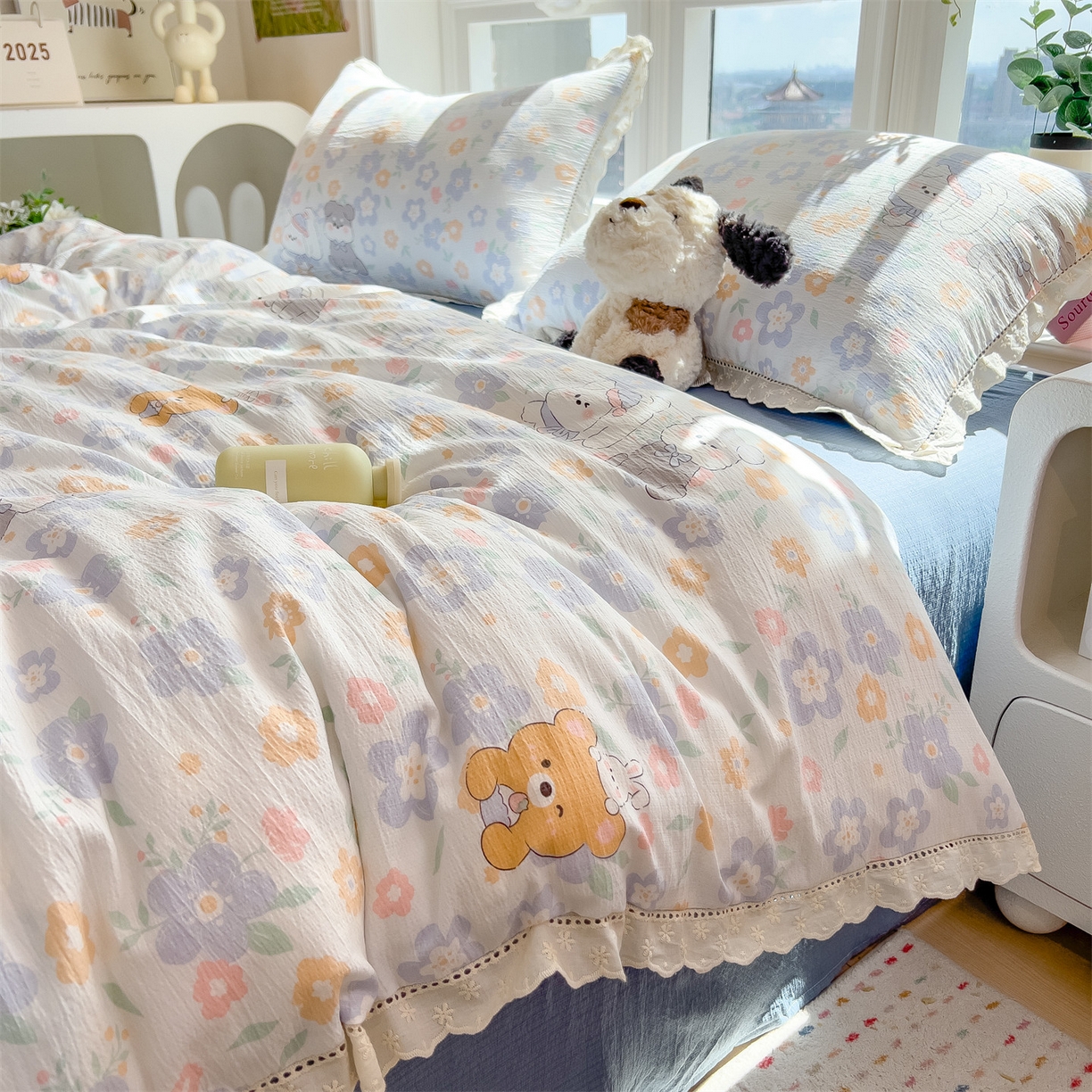 91家纺网 家纺一手货源 找家纺 雯豆家纺2025新品皱皱双层纱四件套镂空花边款三件套 奶萌小狗