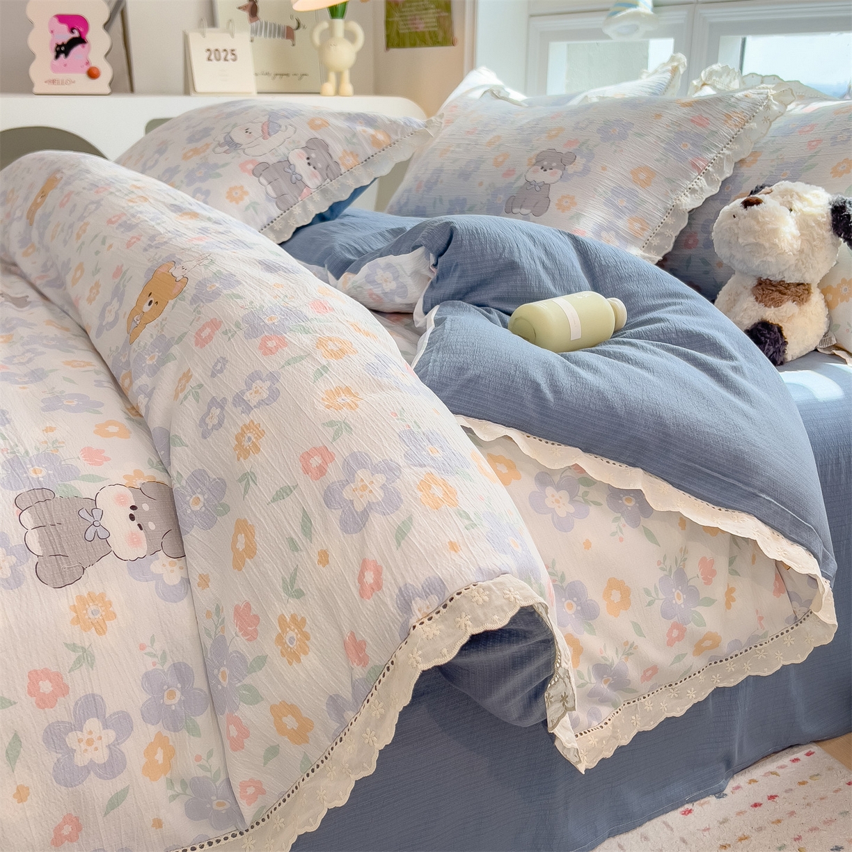 91家纺网 家纺一手货源 找家纺 雯豆家纺2025新品皱皱双层纱四件套镂空花边款三件套 奶萌小狗