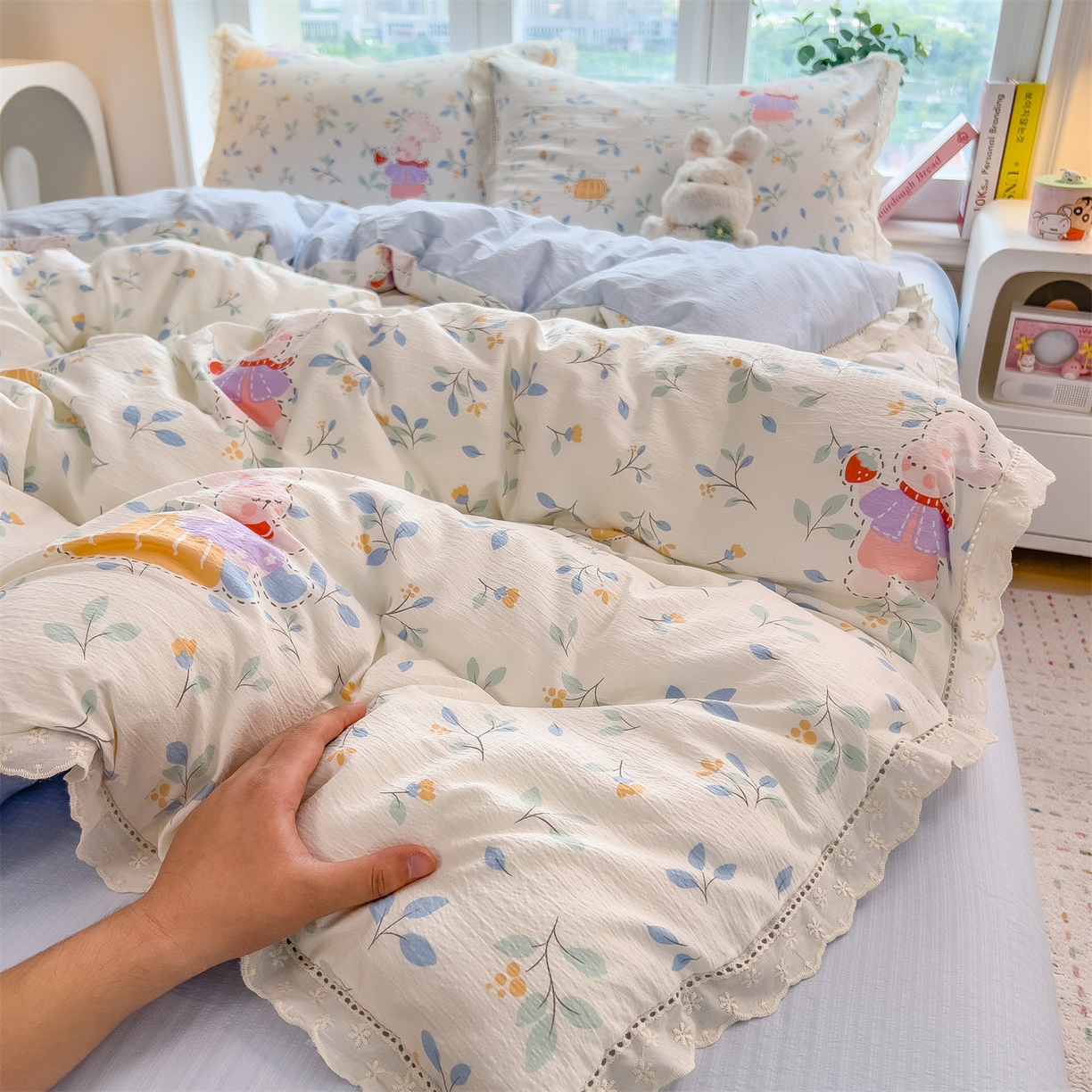 91家纺网 家纺一手货源 找家纺 雯豆家纺2025新品皱皱双层纱四件套镂空花边款三件套 小苍兰