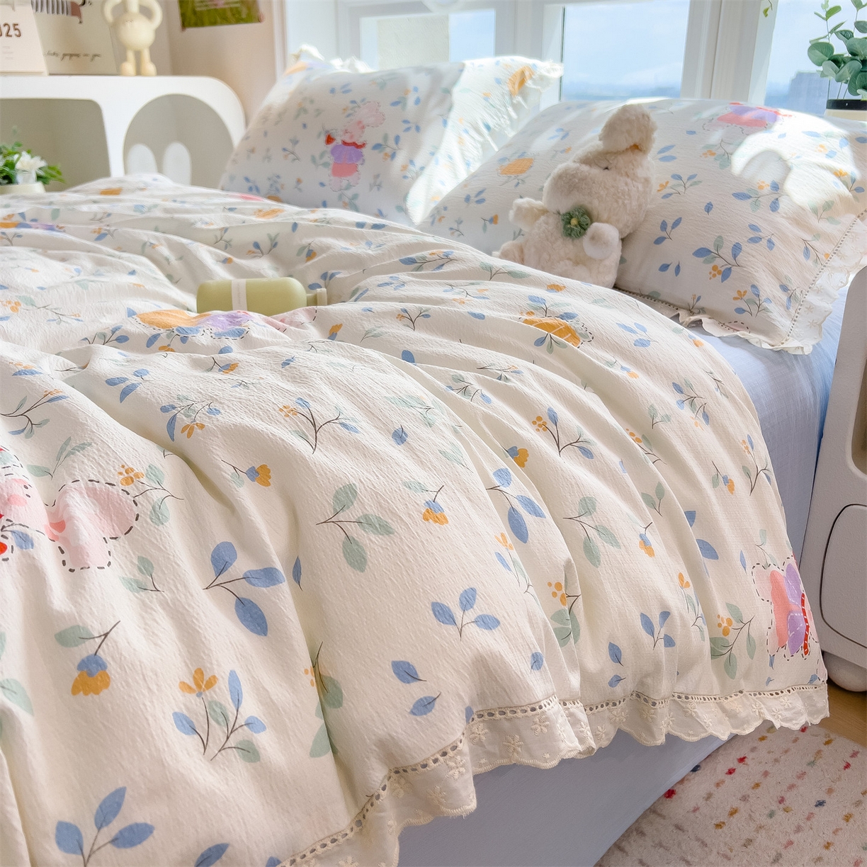 91家纺网 家纺一手货源 找家纺 雯豆家纺2025新品皱皱双层纱四件套镂空花边款三件套 小苍兰