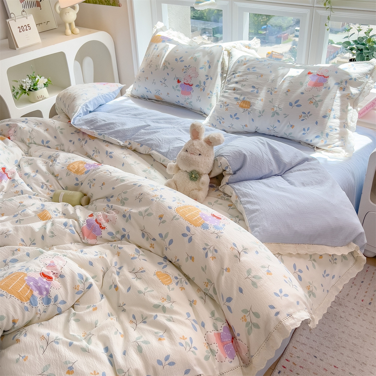 91家纺网 家纺一手货源 找家纺 雯豆家纺2025新品皱皱双层纱四件套镂空花边款三件套 小苍兰