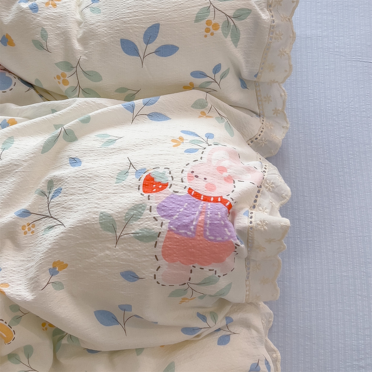 91家纺网 家纺一手货源 找家纺 雯豆家纺2025新品皱皱双层纱四件套镂空花边款三件套 小苍兰