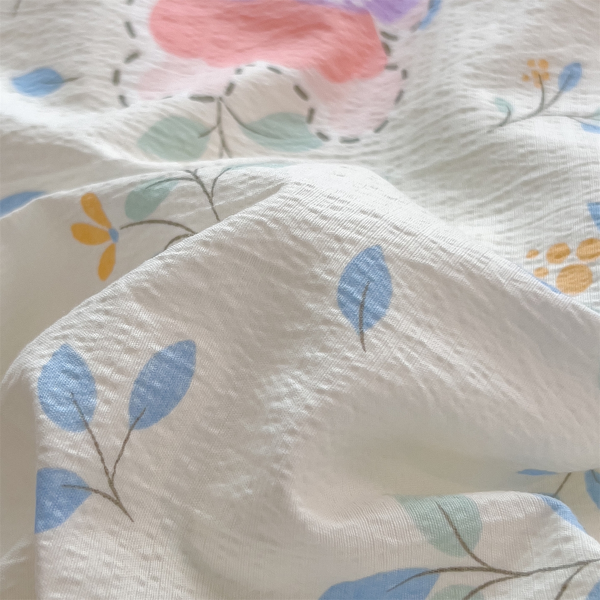 91家纺网 家纺一手货源 找家纺 雯豆家纺2025新品皱皱双层纱四件套镂空花边款三件套 小苍兰