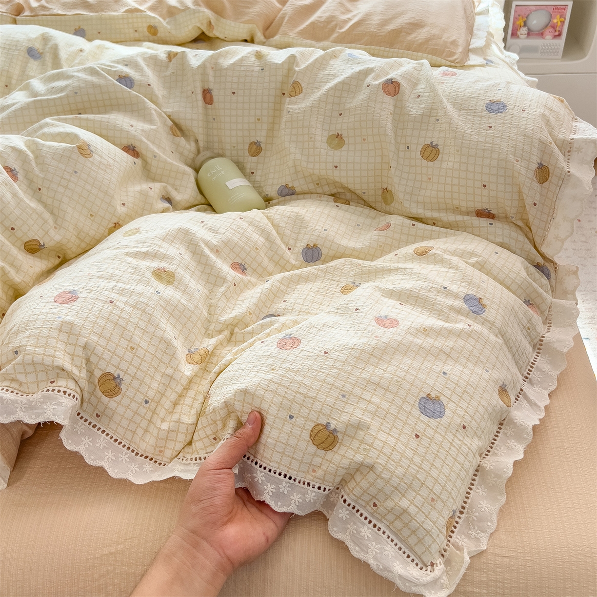 91家纺网 家纺一手货源 找家纺 雯豆家纺2025新品皱皱双层纱四件套镂空花边款三件套 小南瓜