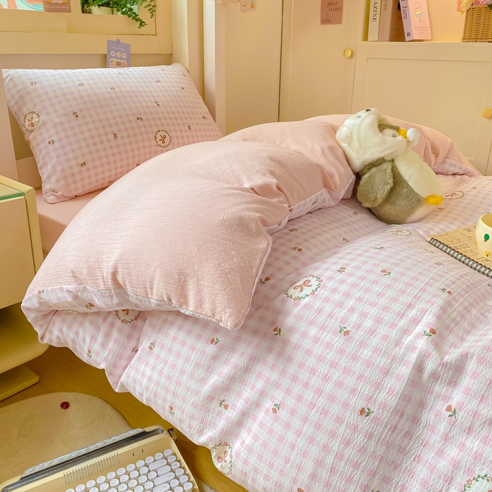 91家纺网 家纺一手货源 找家纺 丽美人家纺 2025新款A类皱皱纱学生宿舍三件套上下铺三件套六件套 QB格子蝴蝶结