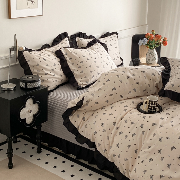 91家纺网 家纺一手货源 找家纺 乐沐家纺 2025新款法式花边夹棉床盖四件套 蝶舞