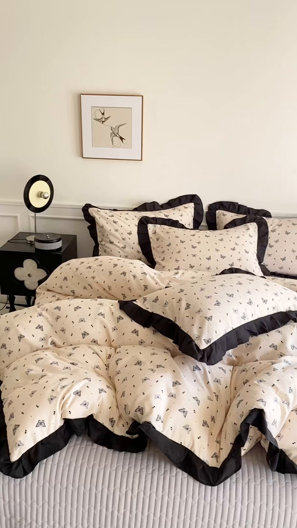 91家纺网 家纺一手货源 找家纺 乐沐家纺 2025新款法式花边夹棉床盖四件套 蝶舞