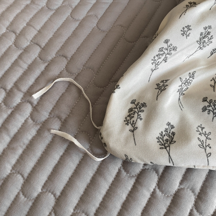 91家纺网 家纺一手货源 找家纺 乐沐家纺 2025新款法式花边夹棉床盖四件套 简韵