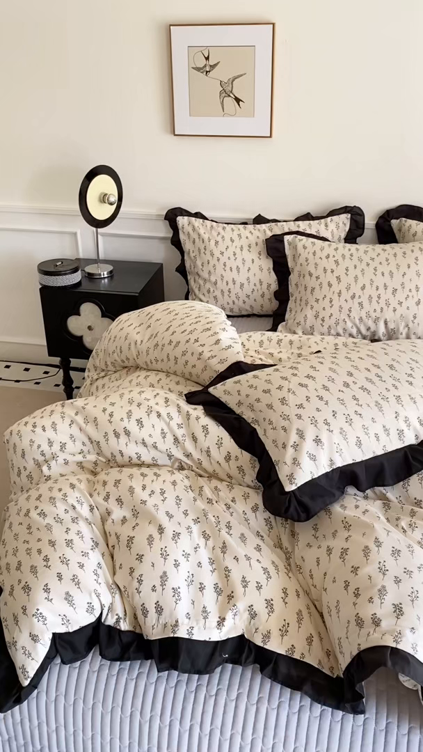 91家纺网 家纺一手货源 找家纺 乐沐家纺 2025新款法式花边夹棉床盖四件套 简韵