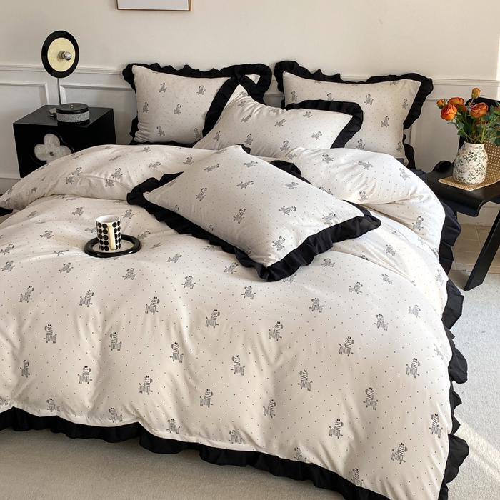 91家纺网 家纺一手货源 找家纺 乐沐家纺 2025新款法式花边夹棉床盖四件套 秘境