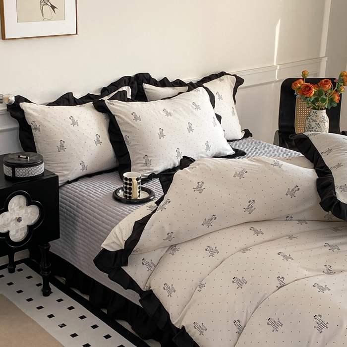 91家纺网 家纺一手货源 找家纺 乐沐家纺 2025新款法式花边夹棉床盖四件套 秘境