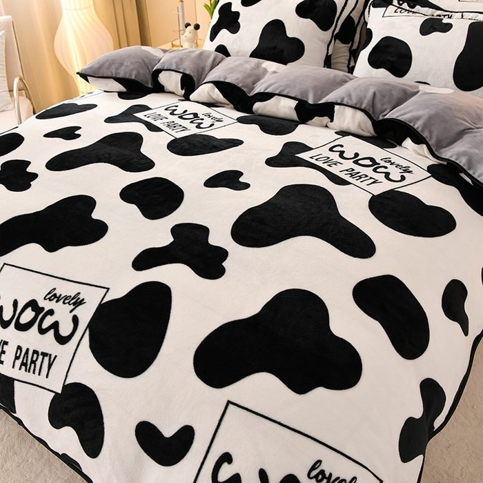 91家纺网 家纺一手货源 找家纺 绒品壹家家纺 2024新款180g7斤牛奶绒印花四件套 奶牛