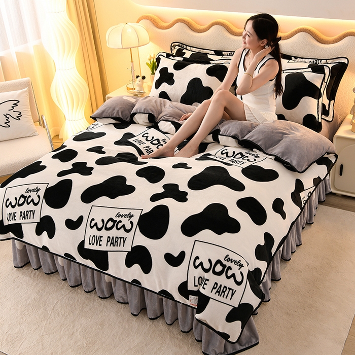 91家纺网 家纺一手货源 找家纺 绒品壹家家纺 2024新款180g7斤牛奶绒印花四件套 奶牛