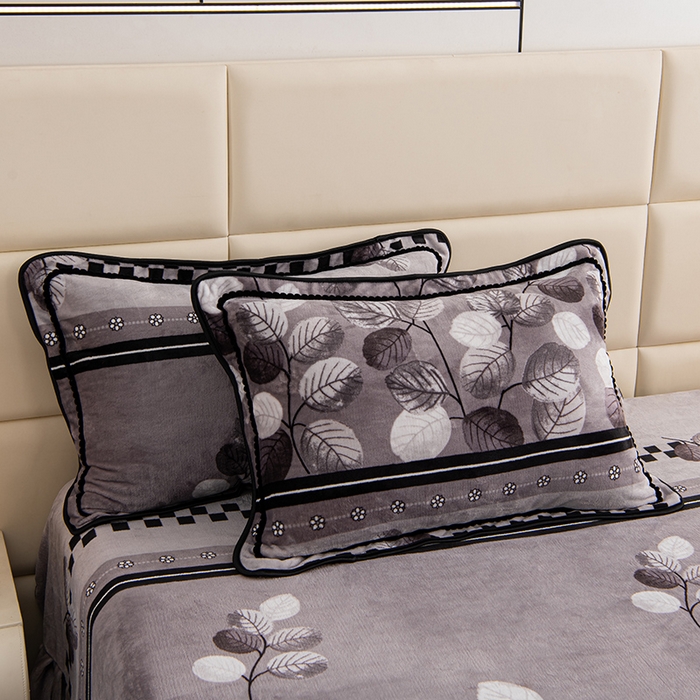 91家纺网 家纺一手货源 找家纺 绒品壹家家纺 2024新款180g7斤牛奶绒印花四件套 枝繁叶茂-灰