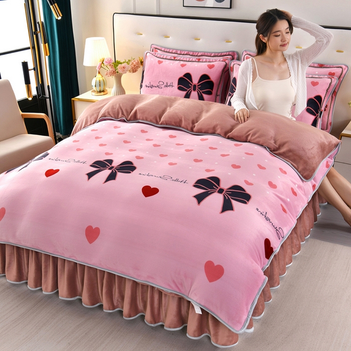 91家纺网 家纺一手货源 找家纺 绒品壹家家纺 2024新款180g7斤牛奶绒印花四件套 蝴蝶结