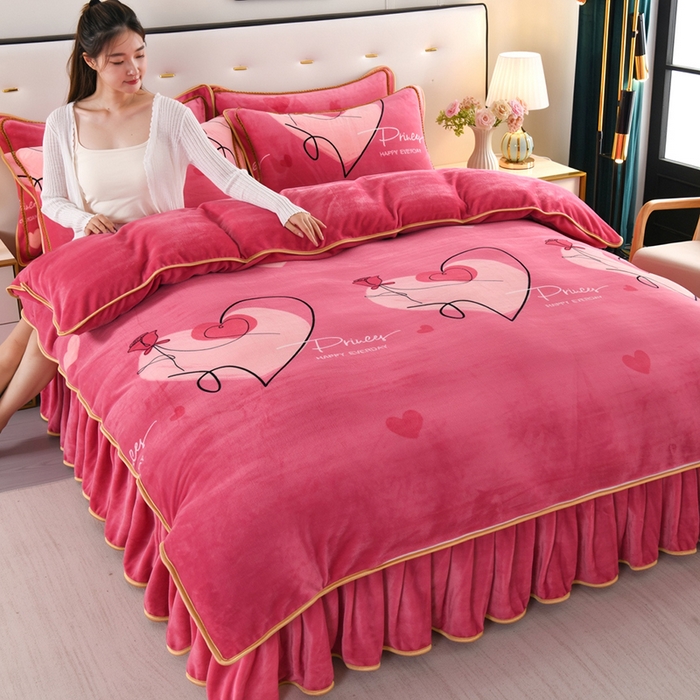 91家纺网 家纺一手货源 找家纺 绒品壹家家纺 2024新款180g7斤牛奶绒印花四件套 玫瑰爱心