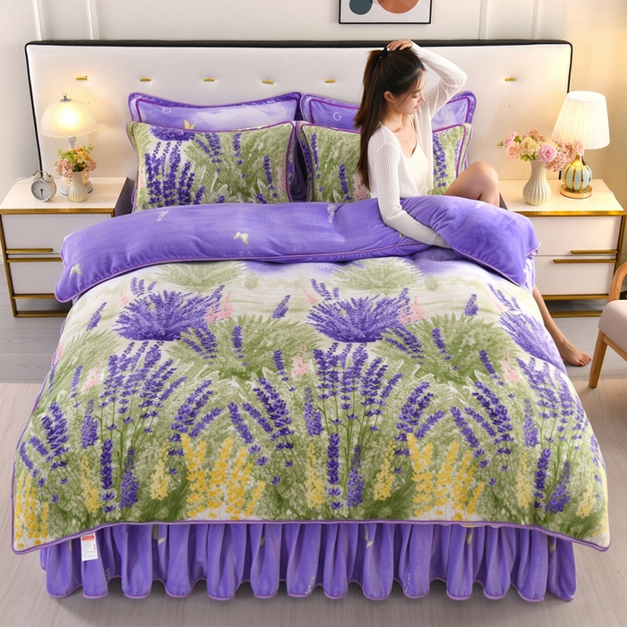 91家纺网 家纺一手货源 找家纺 绒品壹家家纺 2024新款180g7斤牛奶绒印花四件套 薰衣草