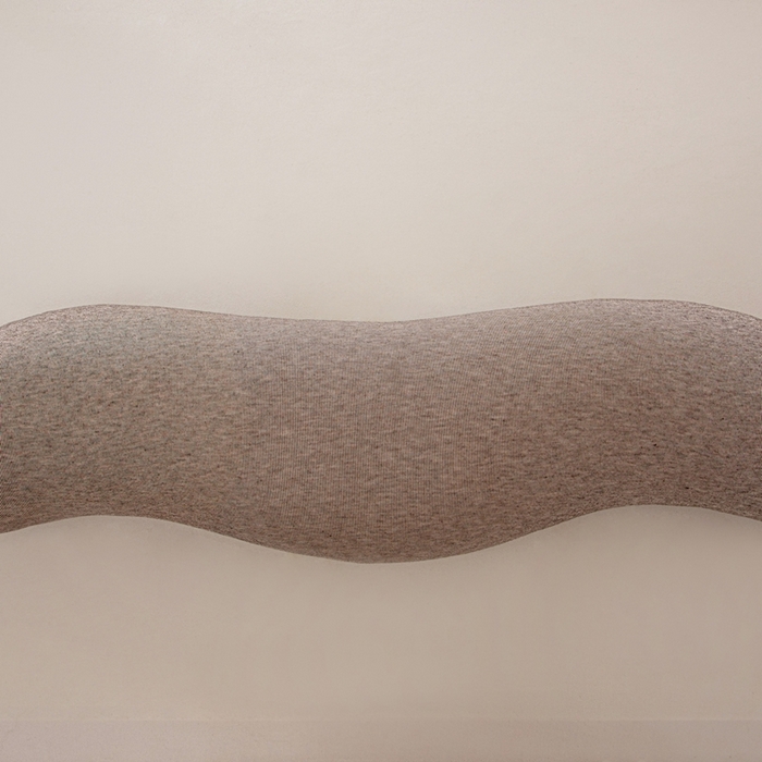 91家纺网 家纺一手货源 找家纺 沐沐家纺 2026新款深睡抱抱枕 烟灰色