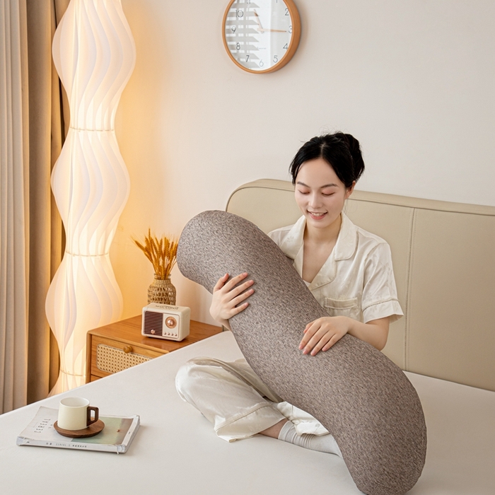 91家纺网 家纺一手货源 找家纺 沐沐家纺 2026新款深睡抱抱枕 烟灰色