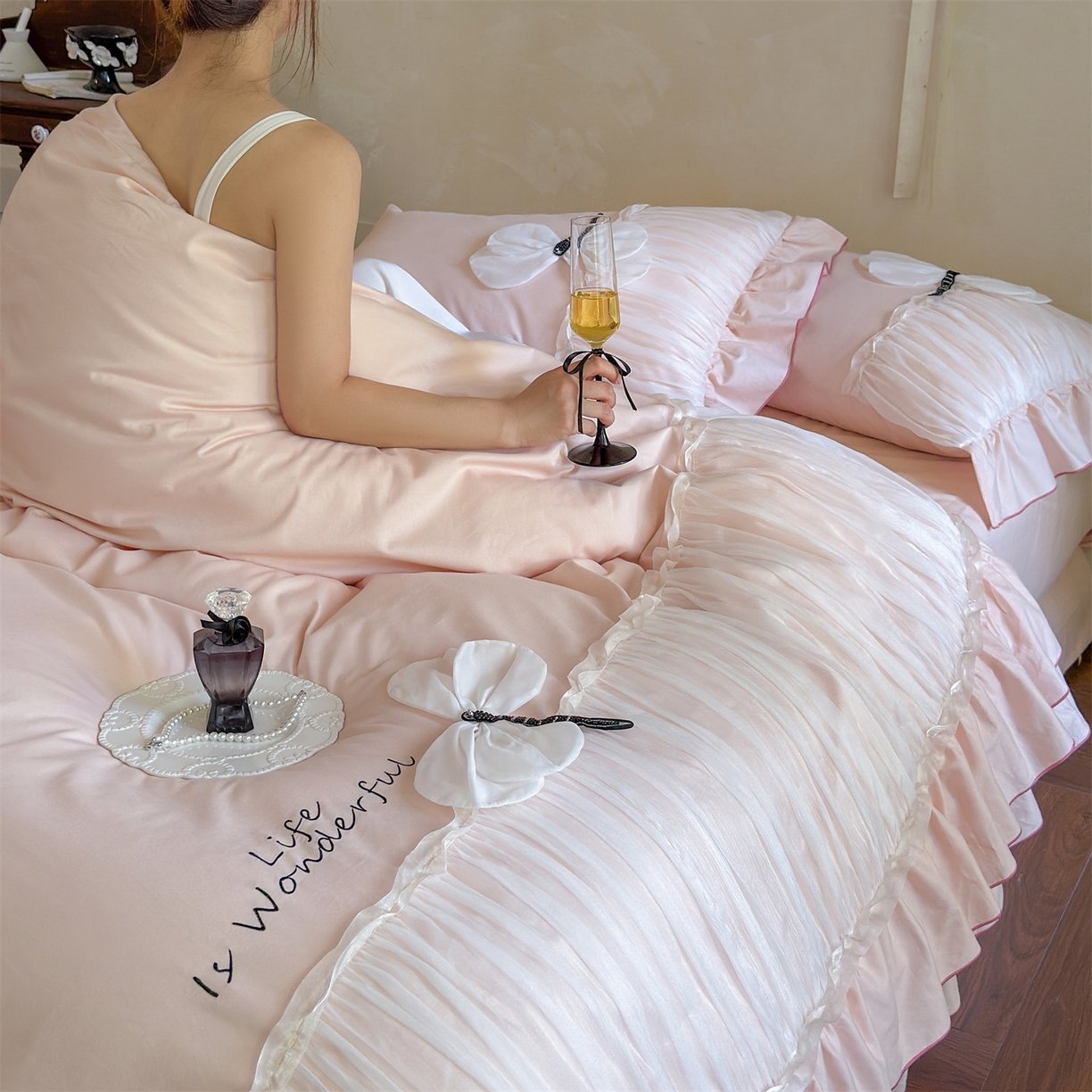 91家纺网 家纺一手货源 找家纺 美娘阁 2025新款长绒棉全棉提花居家款四件套-芙莉亚 芙莉亚（仙粉）