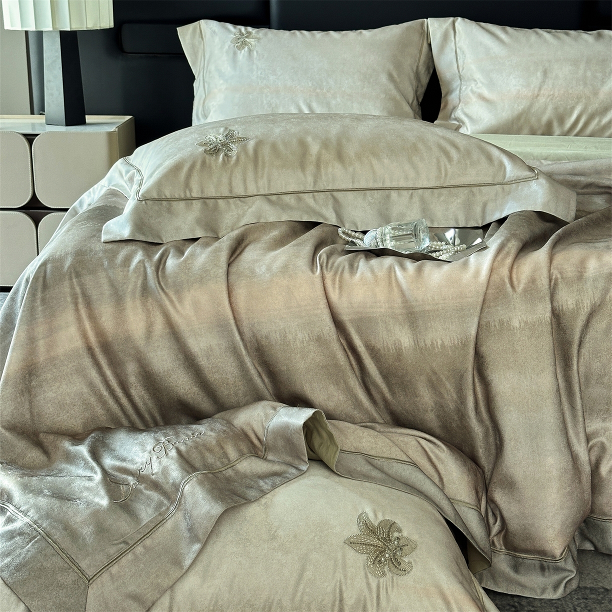 91家纺网 家纺一手货源 找家纺 （总）美娘阁 2025新款长绒棉全棉提花居家款四件套-安露丝