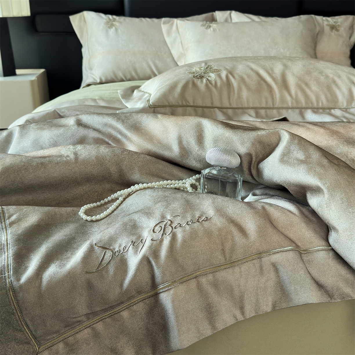 91家纺网 家纺一手货源 找家纺 （总）美娘阁 2025新款长绒棉全棉提花居家款四件套-安露丝