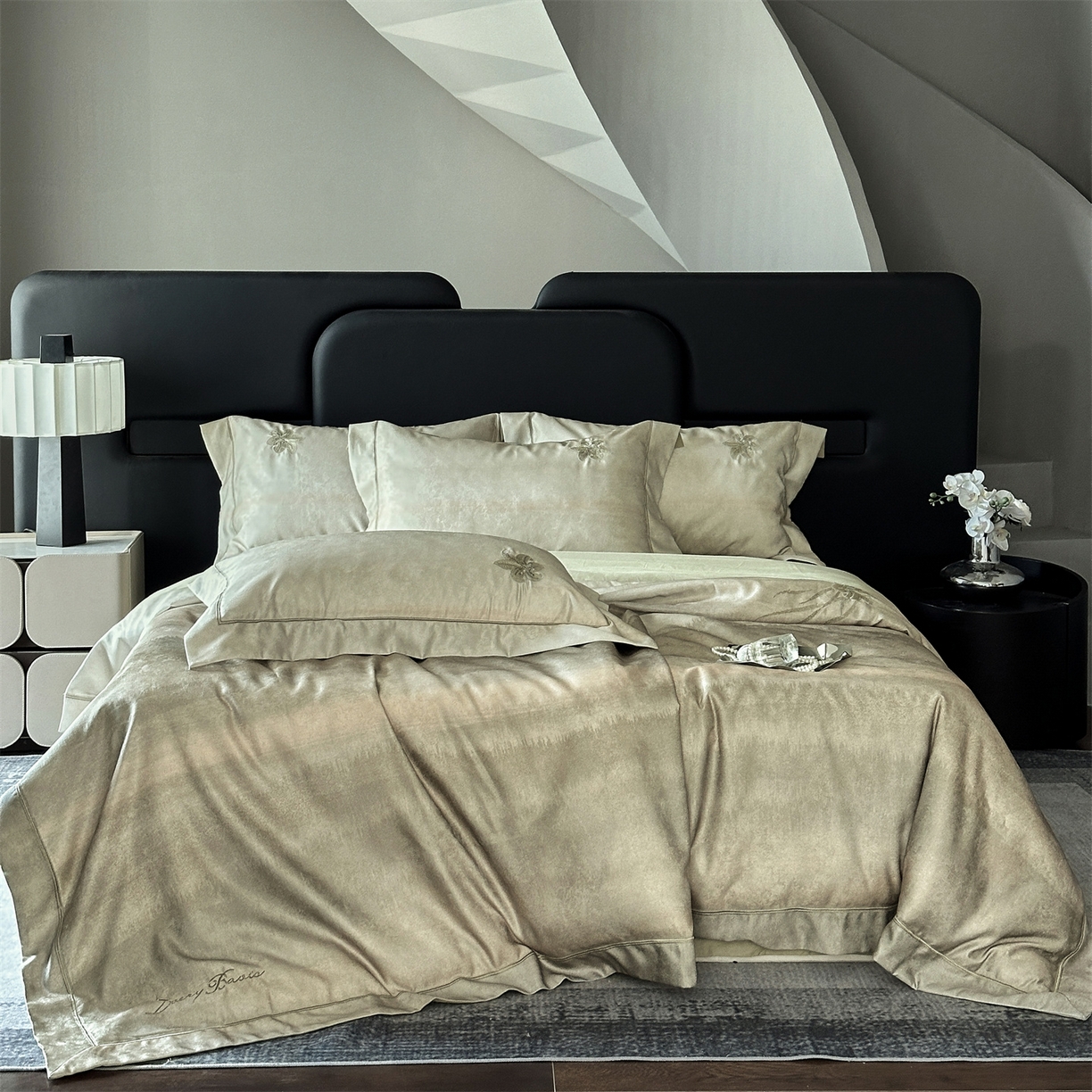 91家纺网 家纺一手货源 找家纺 （总）美娘阁 2025新款长绒棉全棉贡缎提花款新中式古典韵味精美刺绣婚庆四件套-系列二