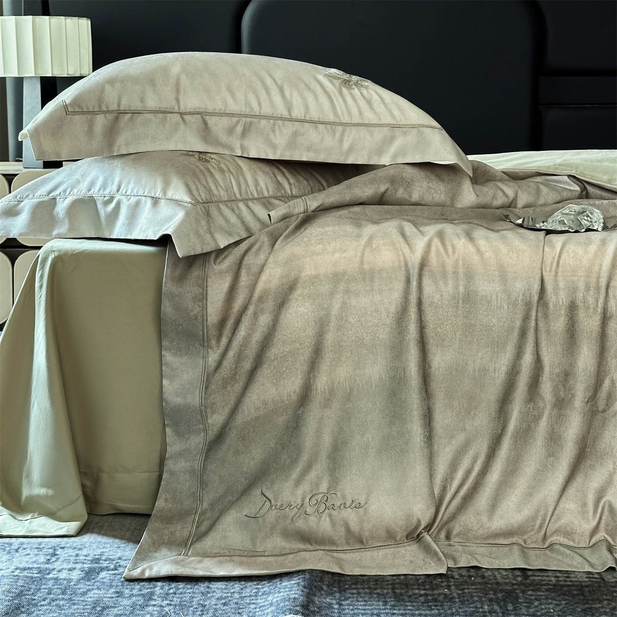 91家纺网 家纺一手货源 找家纺 （总）美娘阁 2025新款长绒棉全棉提花居家款四件套-安露丝