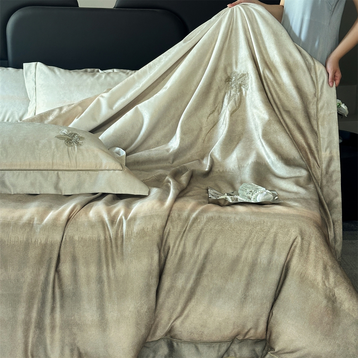 91家纺网 家纺一手货源 找家纺 （总）美娘阁 2025新款长绒棉全棉提花居家款四件套-安露丝