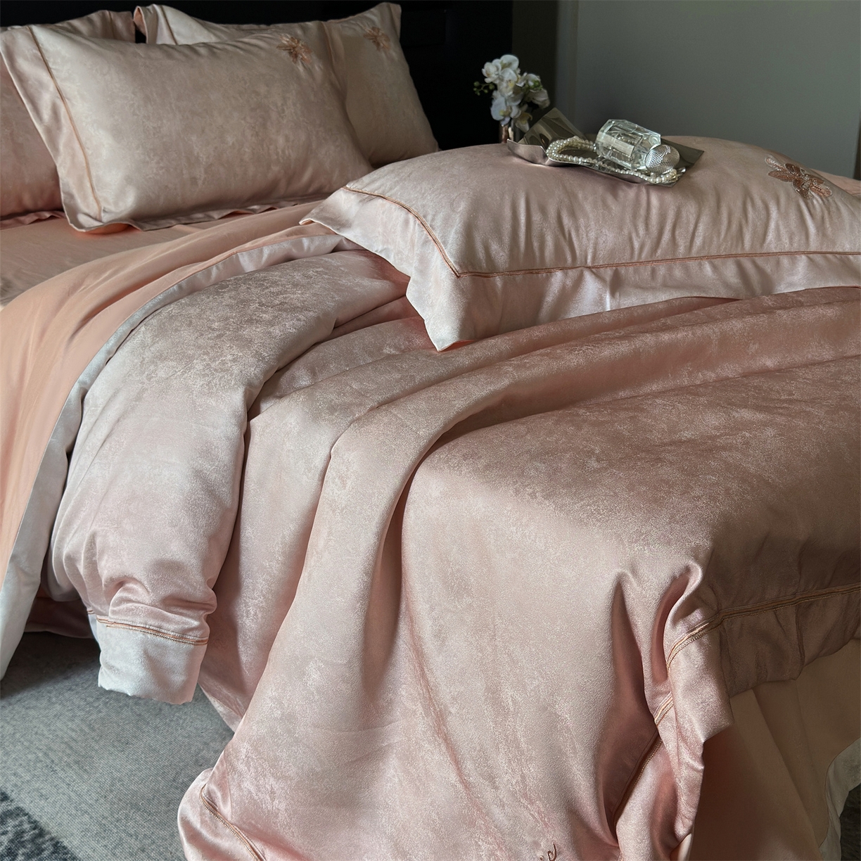 91家纺网 家纺一手货源 找家纺 美娘阁 2025新款长绒棉全棉提花居家款四件套-安露丝 安露丝（粉）