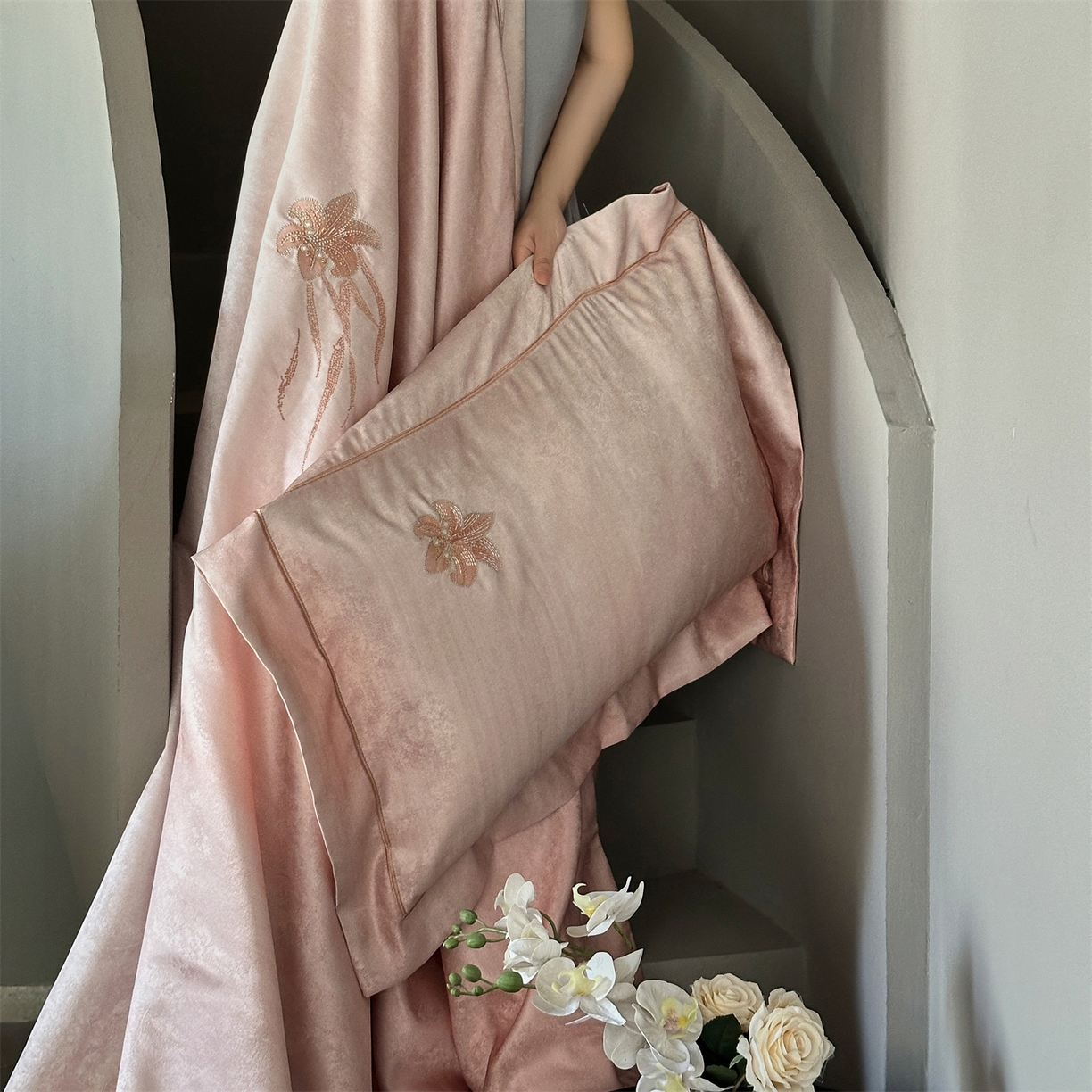 91家纺网 家纺一手货源 找家纺 美娘阁 2025新款长绒棉全棉提花居家款四件套-安露丝 安露丝（粉）