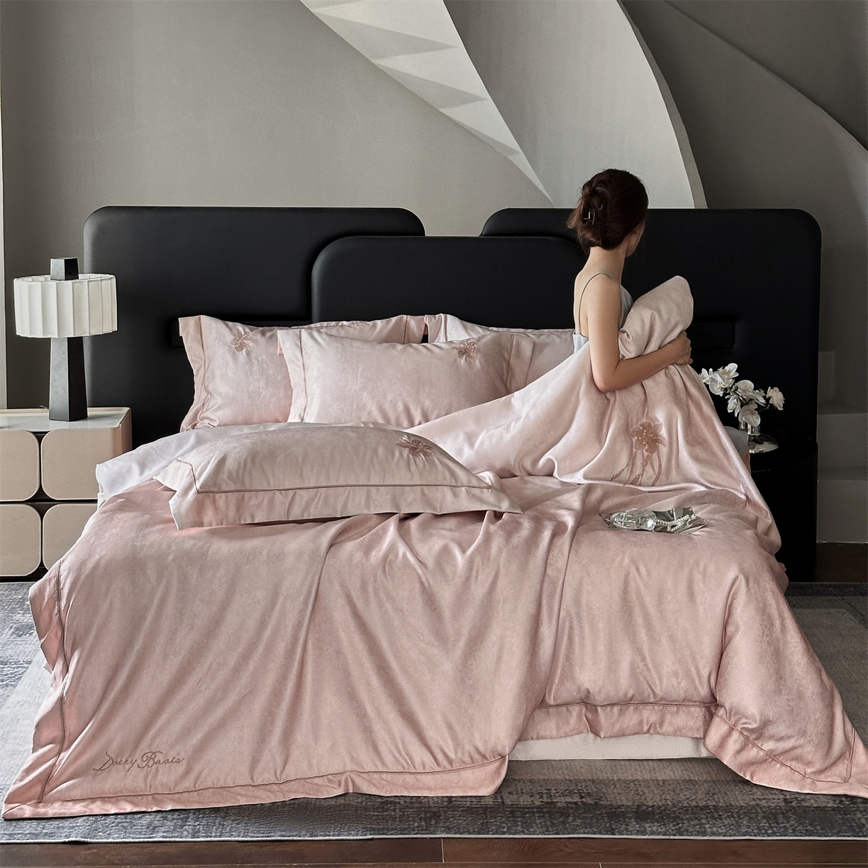 91家纺网 家纺一手货源 找家纺 美娘阁 2025新款长绒棉全棉提花居家款四件套-安露丝 安露丝（粉）