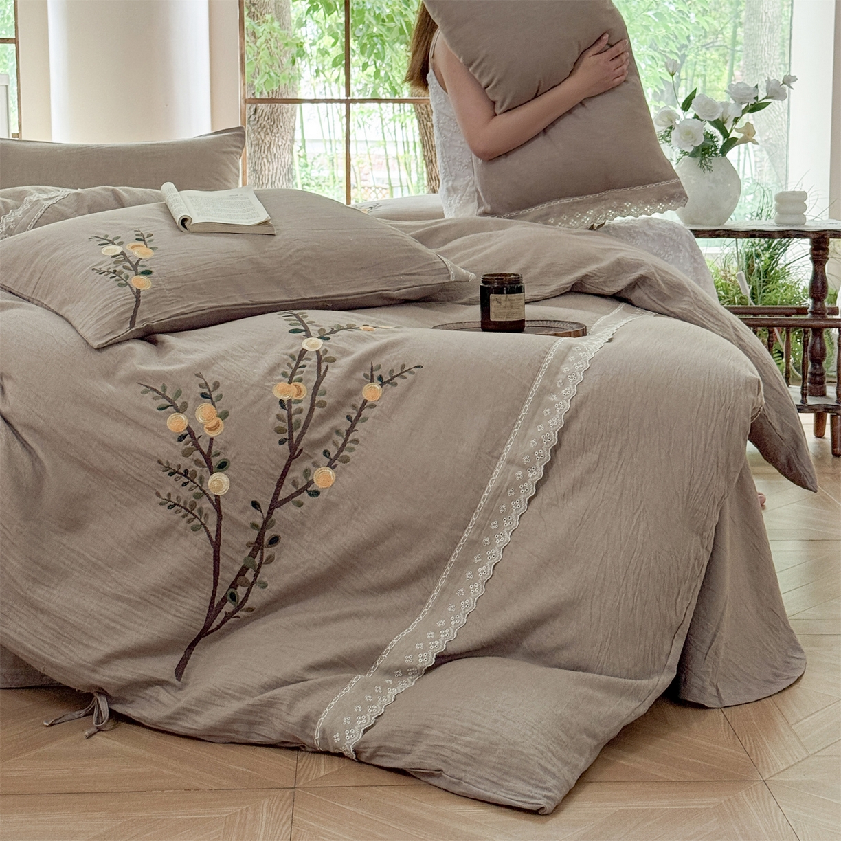 91家纺网 家纺一手货源 找家纺 美娘阁 2025新款长绒棉全棉提花居家款四件套-依初 依初(卡其）