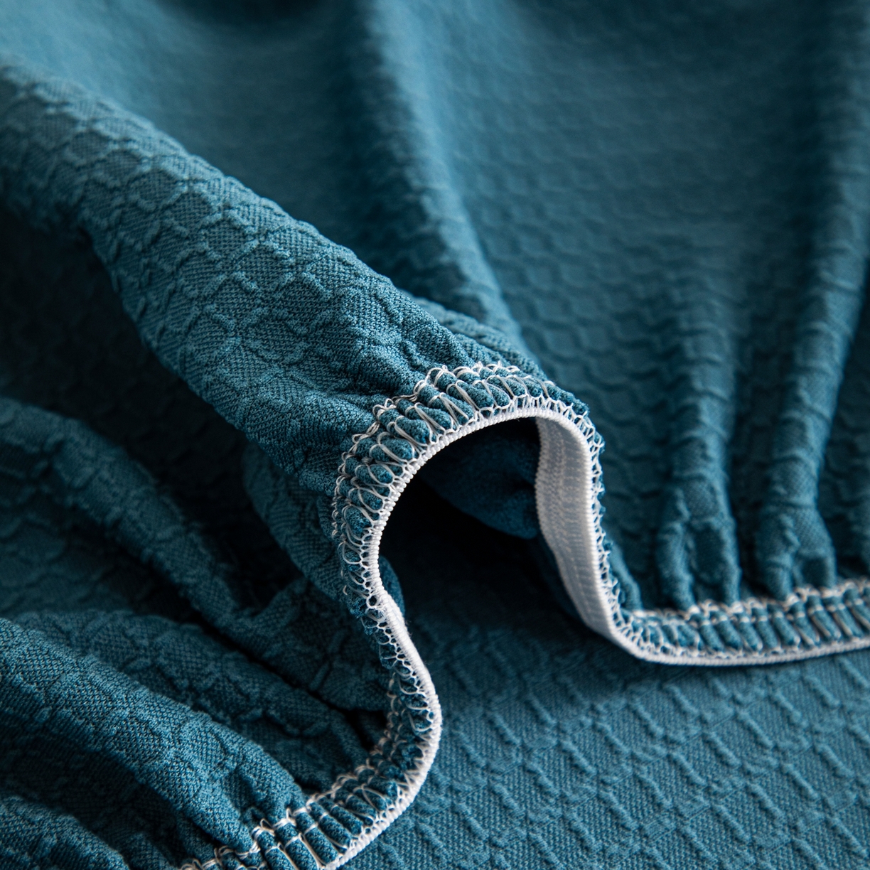 91家纺网 家纺一手货源 找家纺 沐沐家纺 2026新款苏茉小方格防水沙发笠 苏茉防水-尼罗蓝