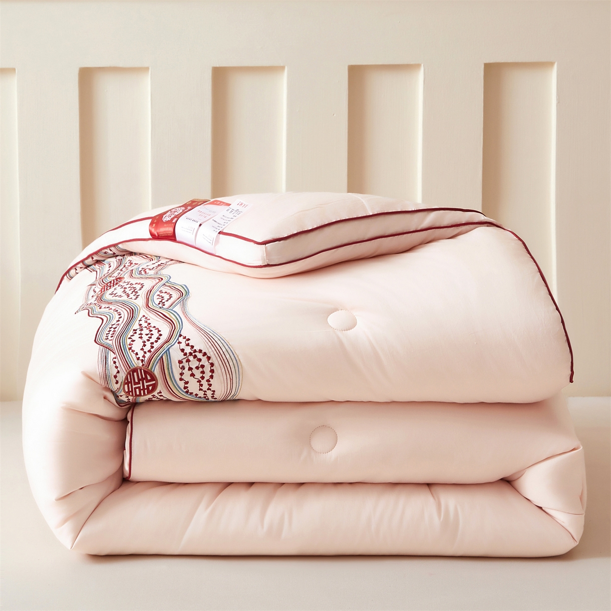 91家纺网 家纺一手货源 找家纺 （总）歌历斯家纺 2025新款60吾家有喜喜庆被婚庆被绣花冬被全棉冬被立体边被子被芯四季被春秋被夏被