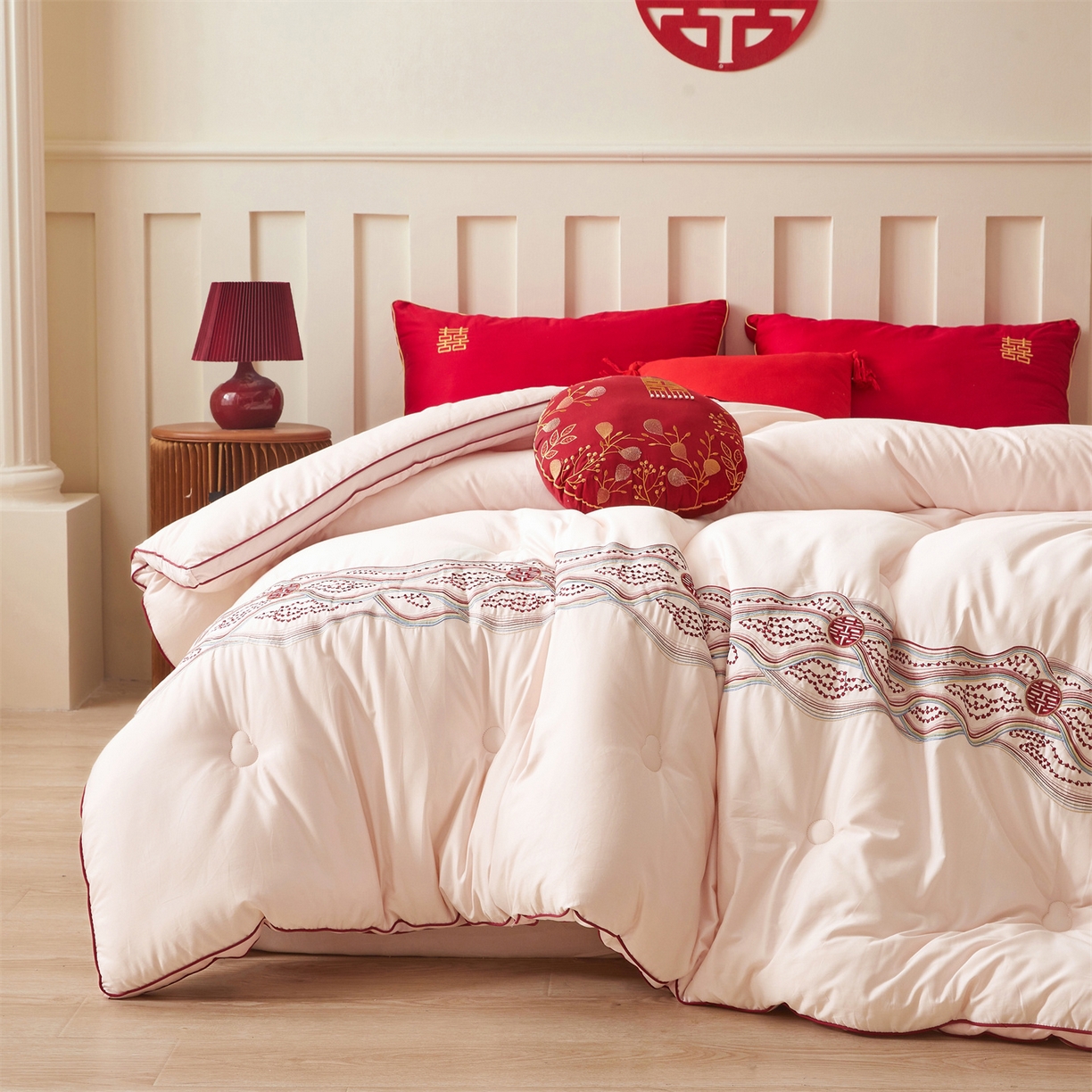 91家纺网 家纺一手货源 找家纺 （总）歌历斯家纺 2025新款60吾家有喜喜庆被婚庆被绣花冬被全棉冬被立体边被子被芯四季被春秋被夏被