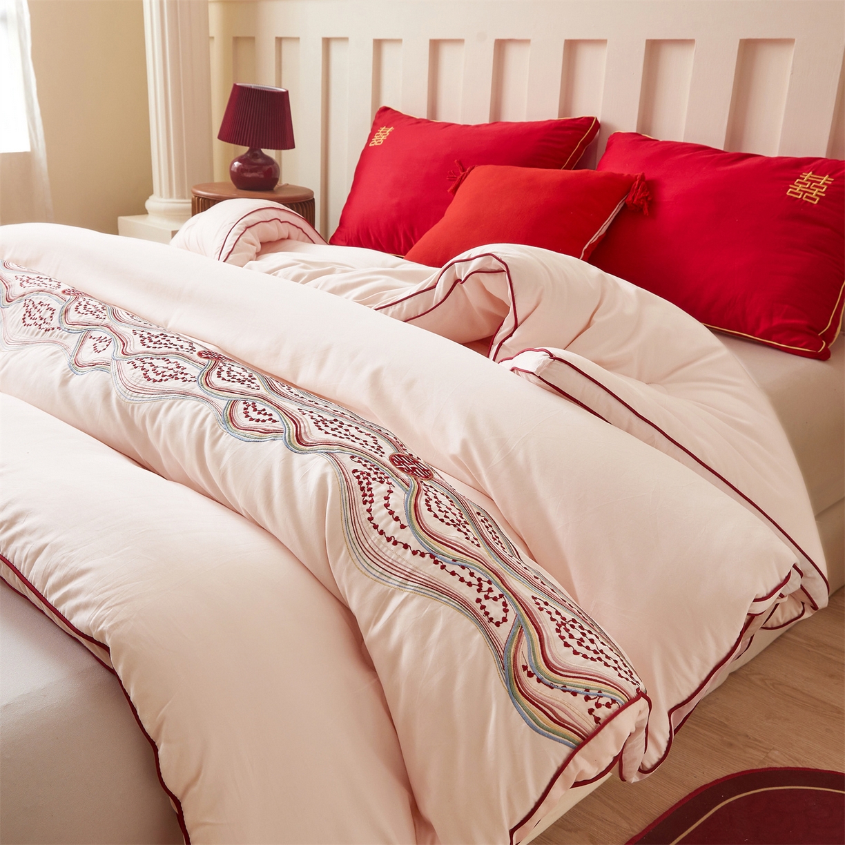 91家纺网 家纺一手货源 找家纺 （总）歌历斯家纺 2025新款60吾家有喜喜庆被婚庆被绣花冬被全棉冬被立体边被子被芯四季被春秋被夏被