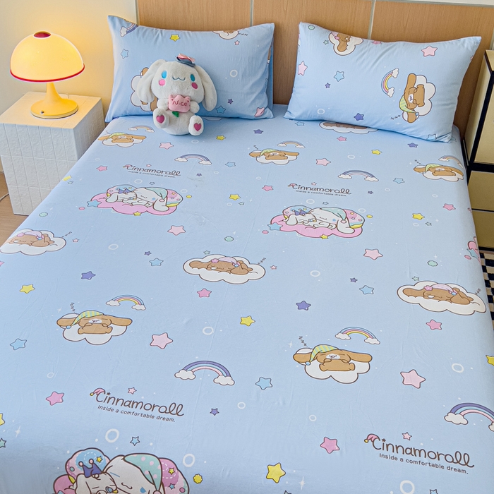 91家纺网 家纺一手货源 找家纺 金丝鸟家纺 2025新款三丽鸥系列全棉斜纹13370单品床笠 彩虹大耳朵狗