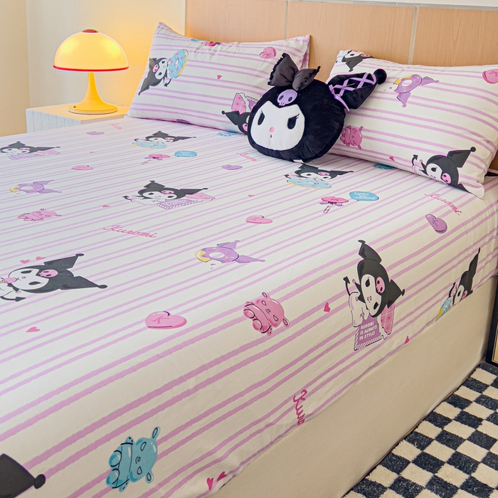 91家纺网 家纺一手货源 找家纺 金丝鸟家纺 2025新款三丽鸥系列全棉斜纹13370单品床笠 条纹库洛米