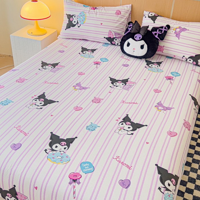 91家纺网 家纺一手货源 找家纺 金丝鸟家纺 2025新款三丽鸥系列全棉斜纹13370单品床笠 条纹库洛米